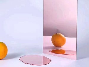 ピンクのアクリルミラー