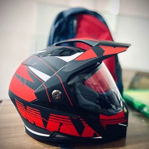 プラスチック製のオートバイのヘルメット
