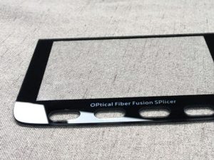 ポリカーボネート製のディスプレイスクリーン